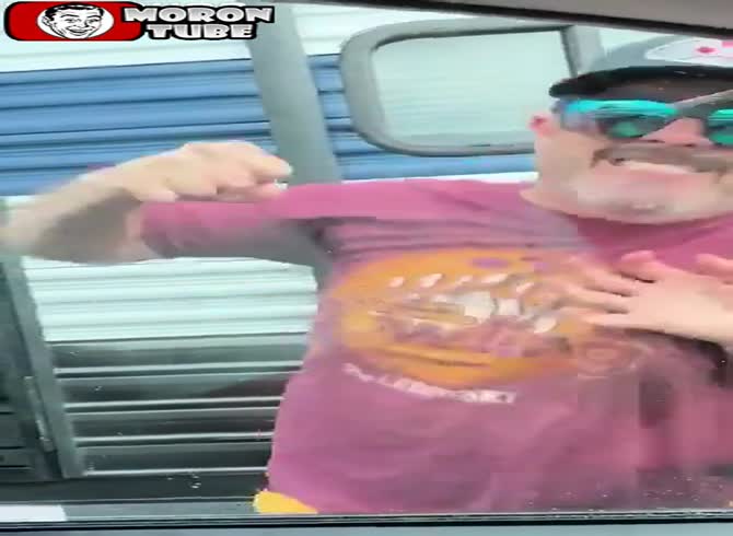 Video: A Canadian tries to use his fist to smash through an American's glass